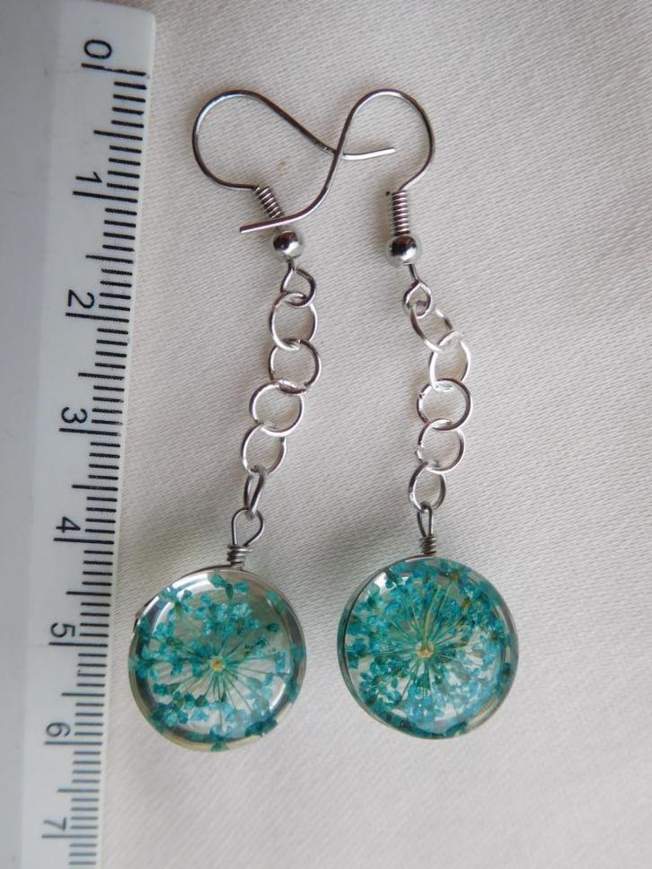 Oorhangers met gedroogde bloemetjes (H90924), Sieraden, Tassen en Uiterlijk, Oorbellen, Nieuw, Hangers, Ophalen of Verzenden