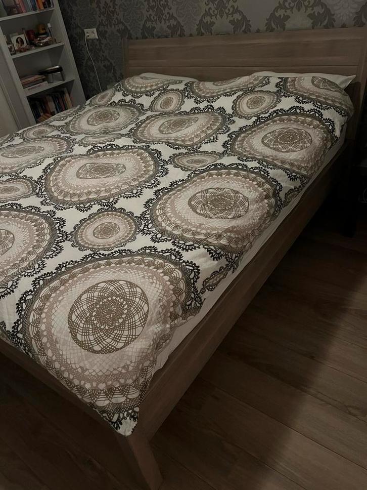 Ikea bed 180x200 cm incluisef 2 Sultan matrassen en topper, Huis en Inrichting, Slaapkamer | Bedden, Zo goed als nieuw, Tweepersoons