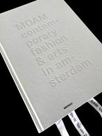 MOAM Contemporary fashion & arts in Amsterdam, Ophalen of Verzenden, Zo goed als nieuw, Mode algemeen