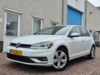 Volkswagen Golf 1.0 TSI Comfortline Airco-Cruise-Nav-Carplay, Stof, Gebruikt, Euro 6, Wit