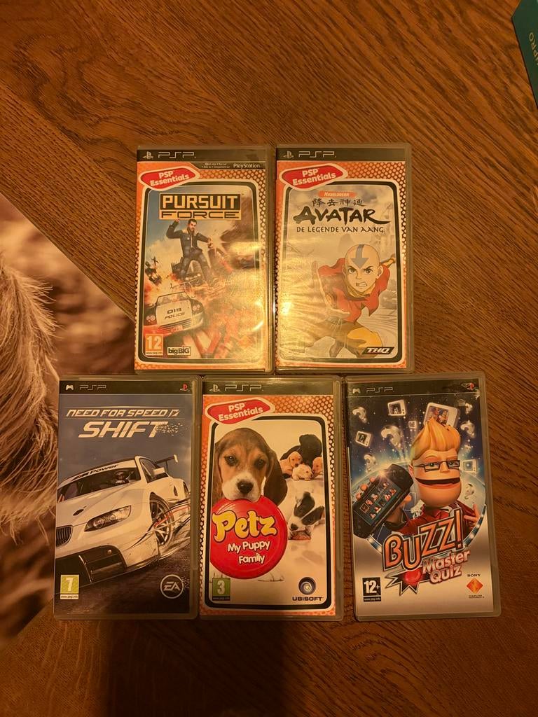 PSP Games - Pursuit Force, Avatar, NFS, Petz, Buzz!, Gebruikt, Overige genres, 1 speler, Eén computer