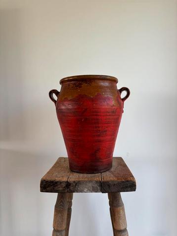 Mooie antieke spaanse grespot kruik beschikbaar voor biedingen