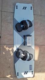North focus board met bindingen en surfr board mount, Watersport en Boten, Kitesurfen, Twintip, Ophalen, Zo goed als nieuw