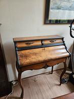 Notenhouten secretaire. Charmant en in goede staat., Huis en Inrichting, Kasten | Secretaires, Ophalen of Verzenden, Gebruikt