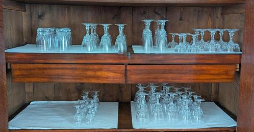 Uitgebreid 57 delig vintage kristallen glasservies, Huis en Inrichting, Keuken | Servies, Zo goed als nieuw, Glas of Glazen, Overige stijlen