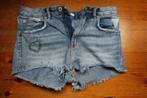 ZARA maat 34 XS Kort spijkerbroekje/ hotpants met hartje, Zara, W27 (confectie 34) of kleiner, Gedragen, Verzenden