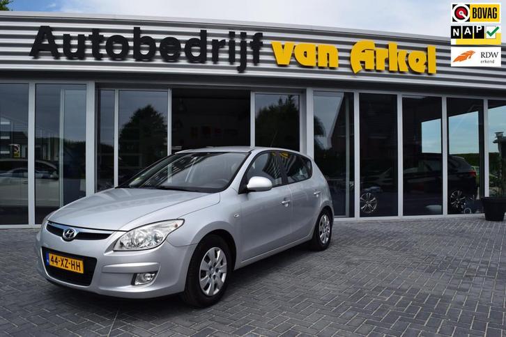 Hyundai I30 1.6i Dynamic van 3450 nu voor 2995 euro!, Auto's, Hyundai, Bedrijf, Te koop, i30, ABS, Airbags, Airconditioning, Alarm