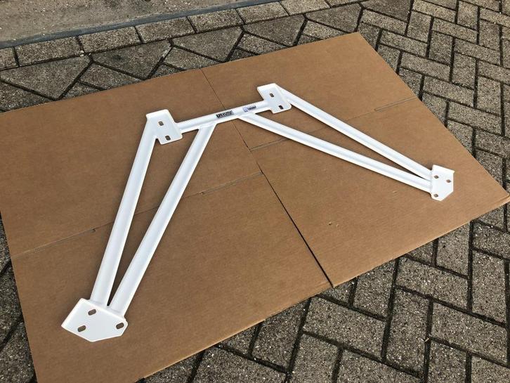 UltraRacing W Brace member brace - Nissan 350z Z33, Auto diversen, Tuning en Styling, Ophalen of Verzenden