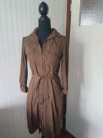 Zgan Dressire doorknoop jurk taupe met ceintuur 38 M, Kleding | Dames, Jurken, Maat 38/40 (M), Bruin, Verzenden, Zo goed als nieuw