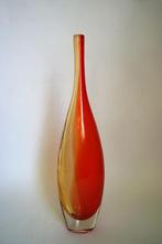 vintage fles vaas design two tone oranje glas slank model., Ophalen of Verzenden