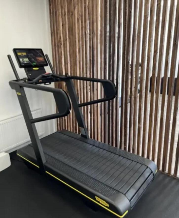 2x Technogym Skillrun 7000 Unity Live loopband - topklasse, Sport en Fitness, Fitnessmaterialen, Gebruikt, Overige typen, Armen