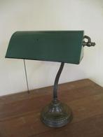 Oude geëmailleerde bureaulamp met koperen voet jaren 30-40, Minder dan 50 cm, Gebruikt, Ophalen of Verzenden, Metaal