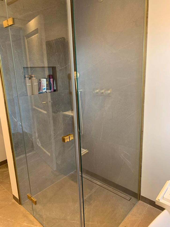 Douchecabine met glaswand en glasdeur messing/goud., Huis en Inrichting, Badkamer | Complete badkamers, Zo goed als nieuw, Ophalen