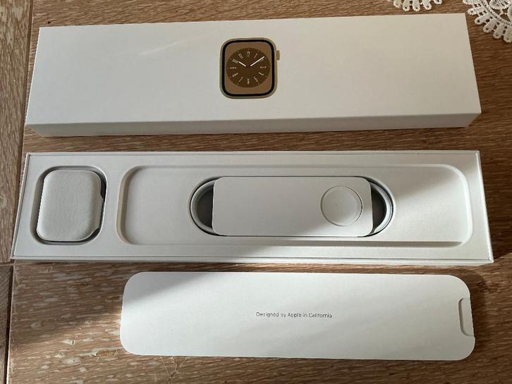 Te koop een Apple Watch 8 45mm met 4G., Sieraden, Tassen en Uiterlijk, Smartwatches, Zo goed als nieuw, iOS, Geel, Afstand, Calorieverbanding