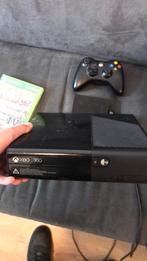 Xbox 360 met 2 controllers, Spelcomputers en Games, Ophalen of Verzenden, Zo goed als nieuw, Met 1 controller, 360 S