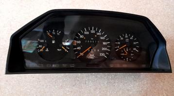 Mercedes tellerklok unit W124 beschikbaar voor biedingen