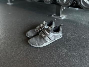 Notorious Lift Sumo Sole Gen 4 - Maat 43 - Stealth beschikbaar voor biedingen