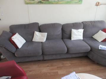 Gratis: 4zits bank met lounge-gedeelte