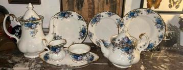 Vintage Royal albert moonlight rose servies beschikbaar voor biedingen