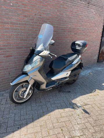 Motor scooter beschikbaar voor biedingen