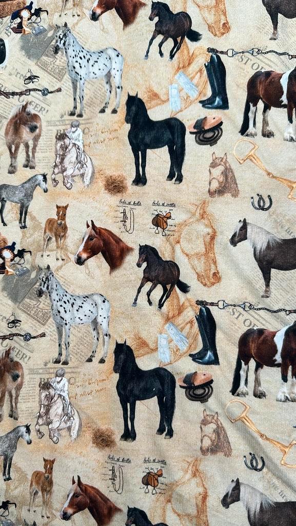 Horses light brushed french terry, Hobby en Vrije tijd, Stoffen en Lappen, Zo goed als nieuw, Katoen, 120 cm of meer, 30 tot 200 cm