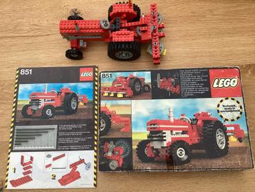 Vintage LEGO 851 Tractor met landbouwwerktuig beschikbaar voor biedingen