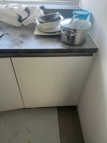 Vaatwasser werkt heel goed! €150 ophalen in VLAARDINGEN