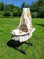 Vintage rotan poppenwieg met hemel, kussen en deken, Kinderen en Baby's, Speelgoed | Poppen, Ophalen, Gebruikt, Overige typen