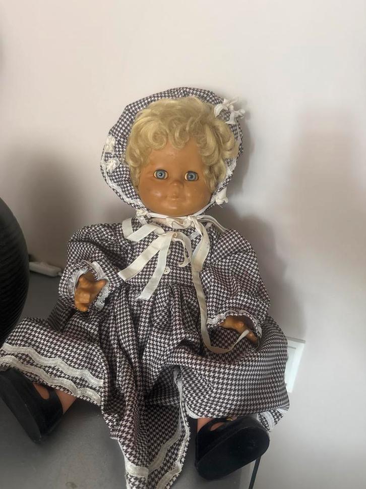 Antieke Pop met Klederdracht, Antiek en Kunst, Antiek | Speelgoed, Ophalen of Verzenden