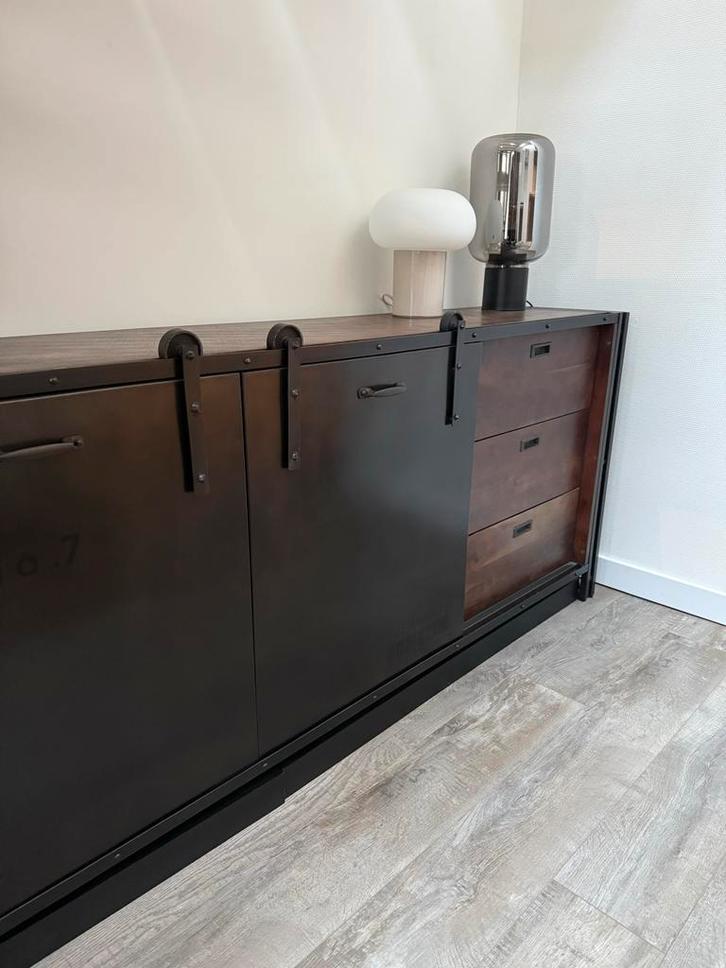 Estilo Schuifdeur Kast, Huis en Inrichting, Kasten | Dressoirs, Zo goed als nieuw, 150 tot 200 cm, 25 tot 50 cm, Met lade(s), Metaal