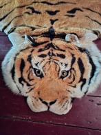 Tijger voor de open haard!, Huis en Inrichting, 100 tot 150 cm, 200 cm of meer, Ophalen of Verzenden, Zo goed als nieuw