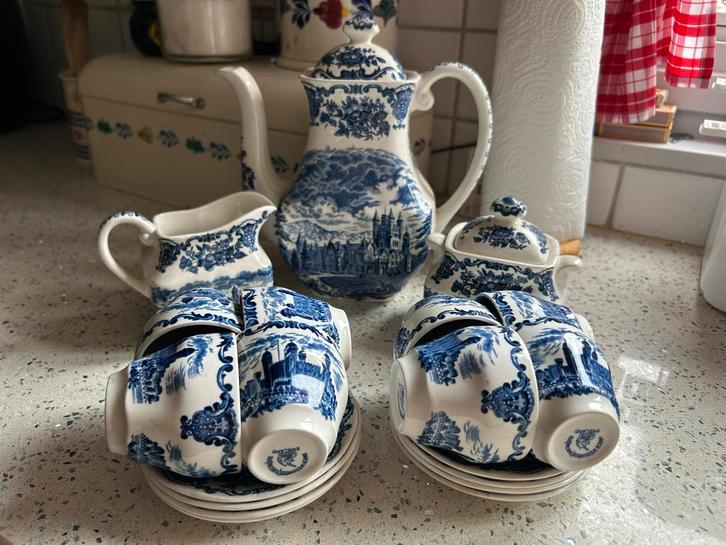 Royal Homes of Britain Enoch Wedgwood Theeservies Compleet, Antiek en Kunst, Antiek | Servies compleet, Ophalen of Verzenden