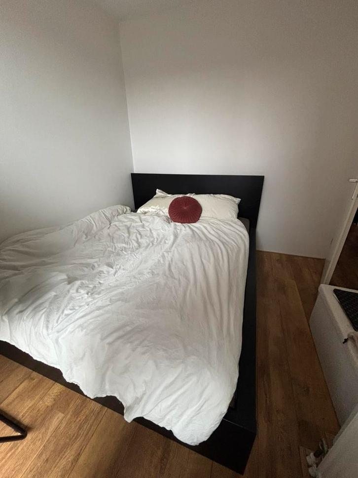 Zwart ikea malm, Huis en Inrichting, Slaapkamer | Complete slaapkamers, Zo goed als nieuw, Eenpersoons, Ophalen