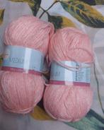 2 bollen wol zalm roze, Ophalen of Verzenden, Nieuw, Breien of Haken, Wol of Garen