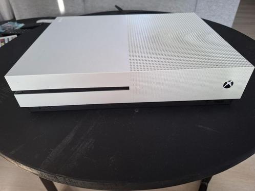 Xbox one S 500gb wit met 2 controllers en 5 games, Spelcomputers en Games, Spelcomputers | Xbox One, Zo goed als nieuw, Xbox One S