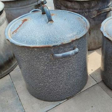 1 geëmailleerde wasteil voor tuin of Raku

Vintage beschikbaar voor biedingen