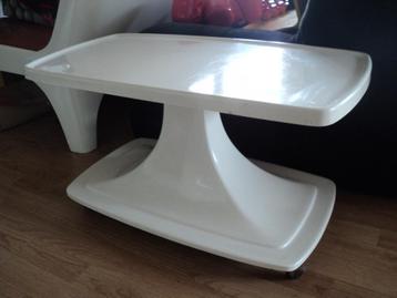 Astarte design glasfiber wit kunststof jaren 60 70 retro beschikbaar voor biedingen