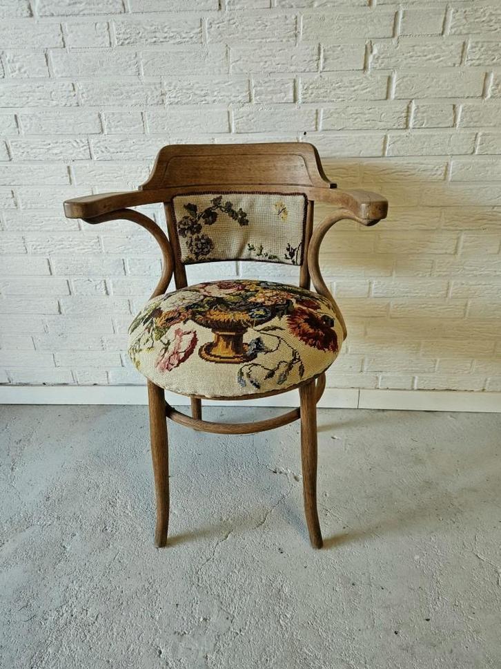Brocante houten stoel met geborduurde zitting, Antiek en Kunst, Curiosa en Brocante, Ophalen