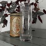 vintage; zware glazen vaas. geslepen afbeelding  kraanvogels, Antiek en Kunst, Ophalen of Verzenden