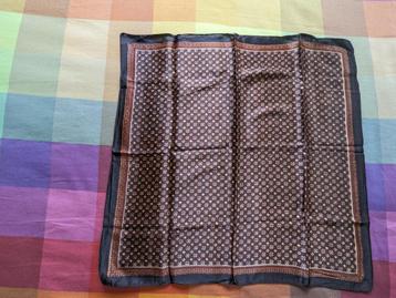 Sjaal (Nieuw) 50x50cm beschikbaar voor biedingen