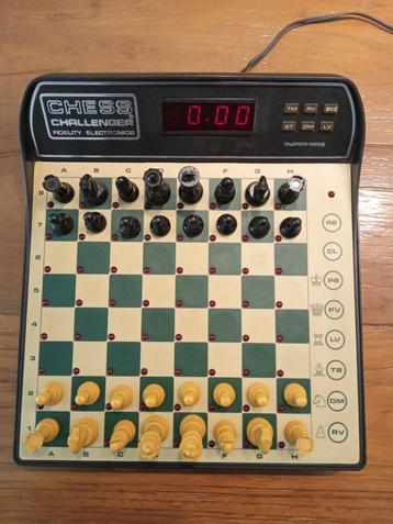 SUPER "9" CHESS CHALLENGER - Schaakcomputer 1983 beschikbaar voor biedingen