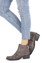 Kanna suede enkellaarzen cowboy laars schoenen taupe maat 39, Kleding | Dames, Schoenen, Lage of Enkellaarzen, Nieuw, Ophalen of Verzenden