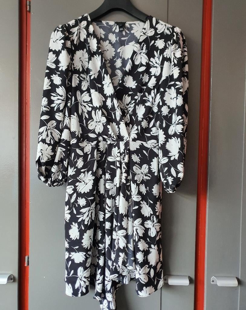 River Island zwart-wit jurk – tijdloos & chic (M), Ophalen of Verzenden, Zo goed als nieuw, Maat 38/40 (M), Zwart
