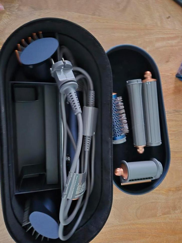 Dyson Airwrap Complete - Haarstyling Tool, Witgoed en Apparatuur, Persoonlijke-verzorgingsapparatuur, Zo goed als nieuw, Haarverzorging