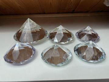 6 Glazen decoratie diamanten. Diverse maten. Samen 15 euro beschikbaar voor biedingen