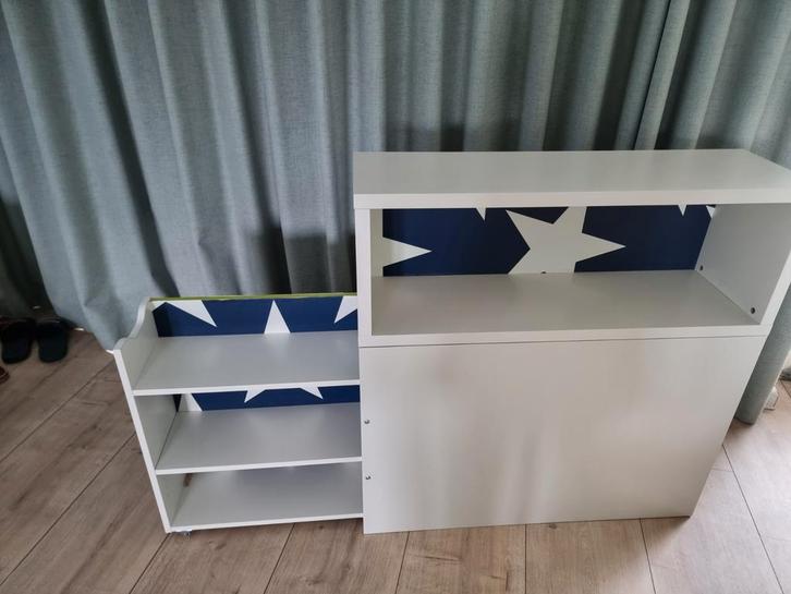 (Boeken)kastje Flaxa hoofdeinde, Huis en Inrichting, Kasten | Roldeurkasten en Archiefkasten, Zo goed als nieuw, Minder dan 100 cm