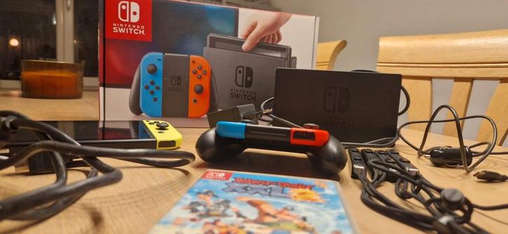 Compleet Nintendo Switch systeem met extra's, Spelcomputers en Games, Spelcomputers | Nintendo Switch, Zo goed als nieuw, Switch Original
