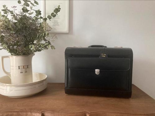 Twee zwart lederen pilotenkoffers, Sieraden, Tassen en Uiterlijk, Koffers, Zo goed als nieuw, Leer, Minder dan 50 cm, Ophalen of Verzenden