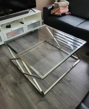 Zeer mooie eettafelset met bijpassende salontafel / beige beschikbaar voor biedingen