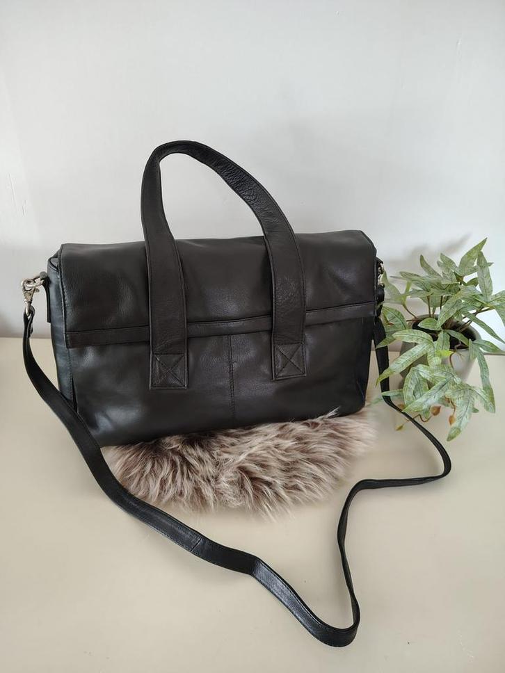 Czanne leren werktas met rode uitvoering, Sieraden, Tassen en Uiterlijk, Tassen | Damestassen, Zo goed als nieuw, Handtas, Zwart